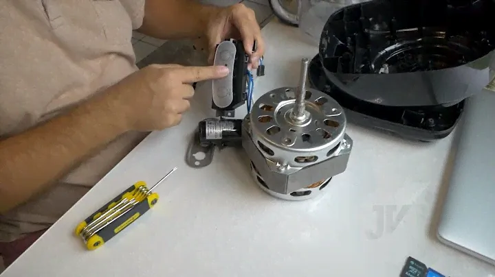 Whats Inside - Food Processor - Inside Look 008