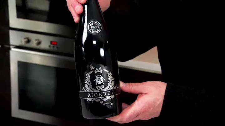 De Bortoli Wines: Steve Webber and Riorret Pinot Noir wine