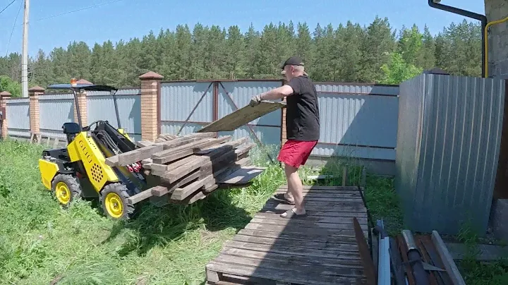 Готовим вольер Джек начал агессировать.
